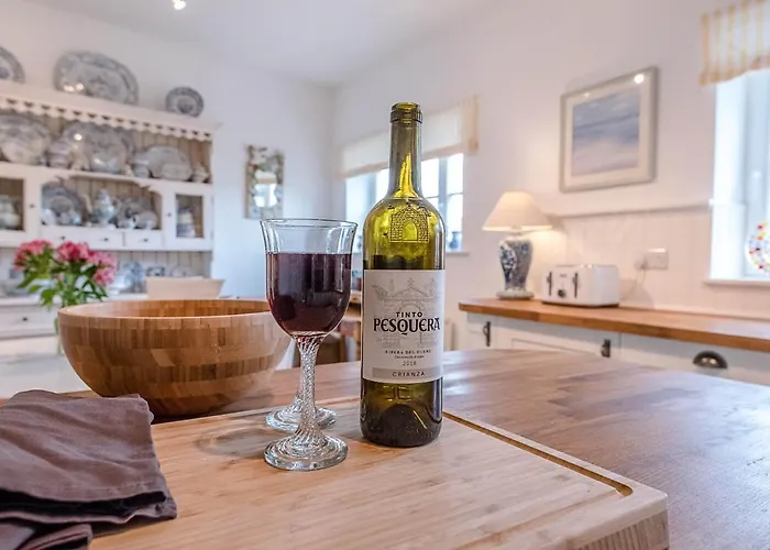 4 Ropers Court, Lavenham