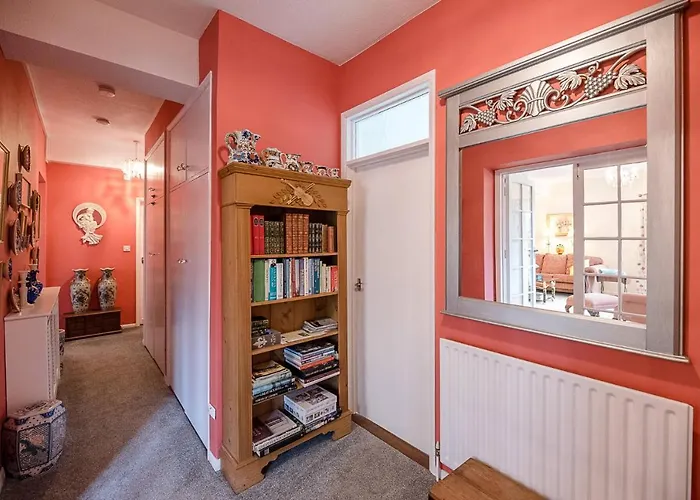 4 Ropers Court, Lavenham