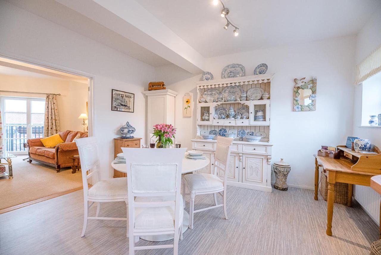 4 Ropers Court, * Lavenham