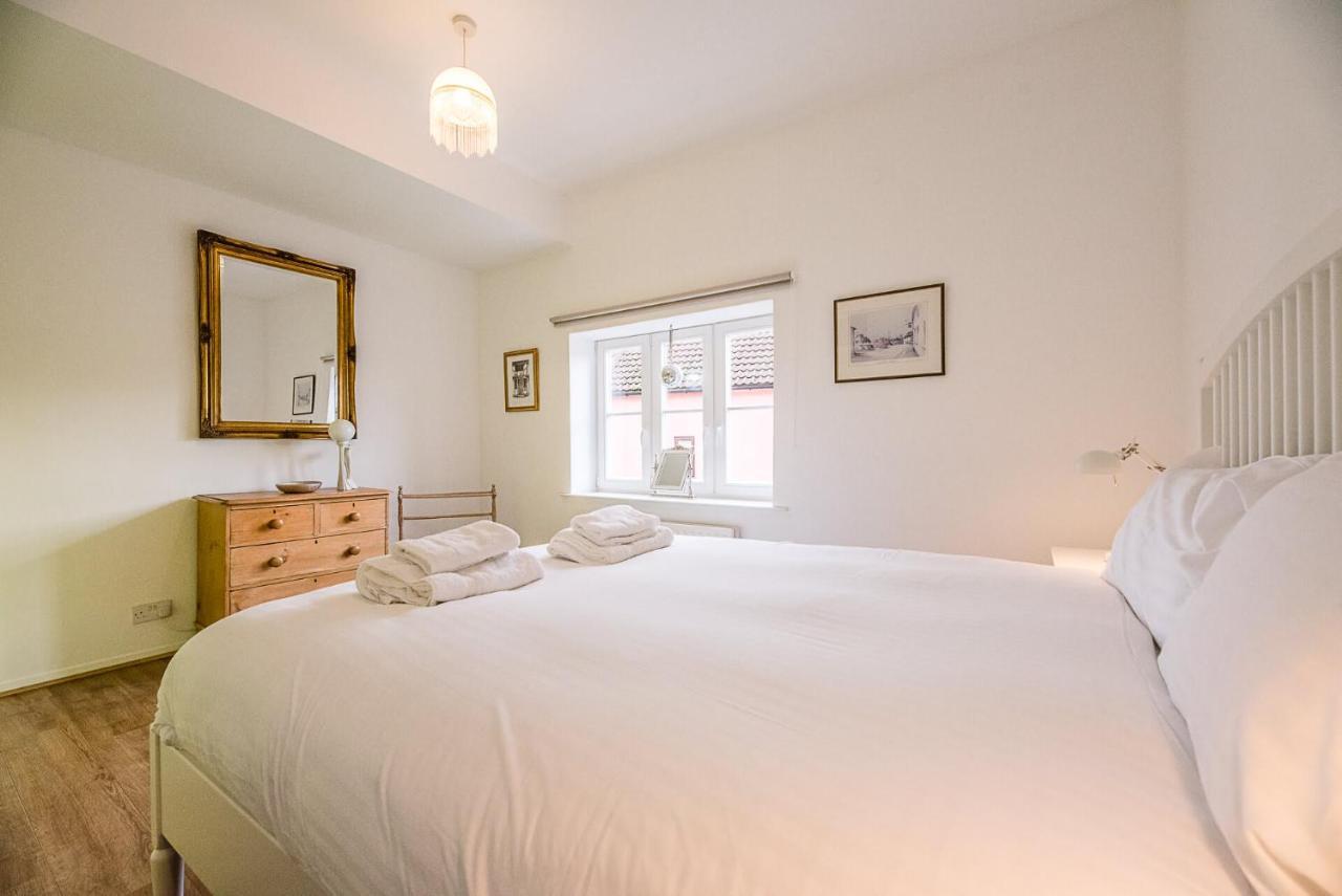 4 Ropers Court, * Lavenham
