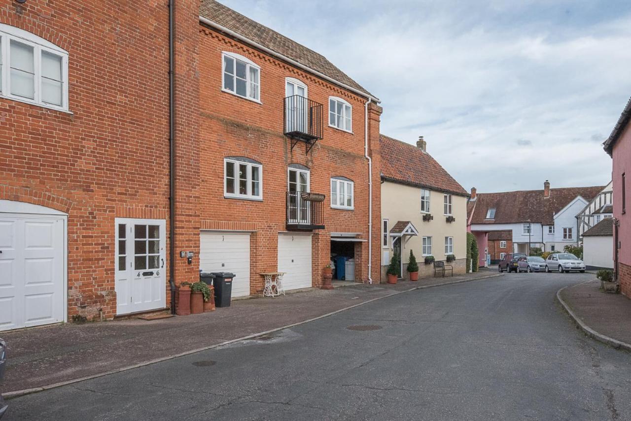 4 Ropers Court, * Lavenham